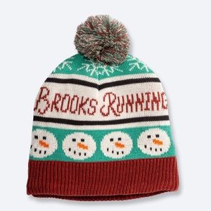 ✨ BROOKS ✨ Unisex Run Merry Pom Beanie.